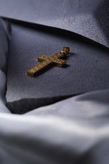 VINTAGE CROSS PENDANT - GOLD